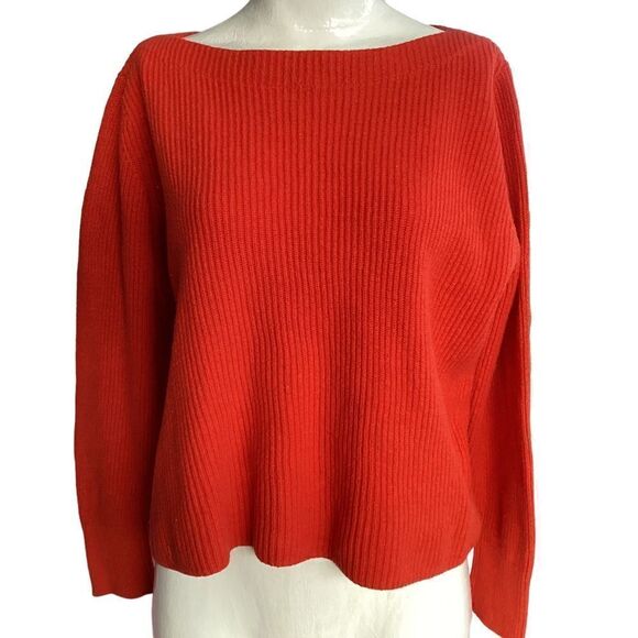 Banana Republic small/medium crop sweater.  0640 - Picture 1 of 7